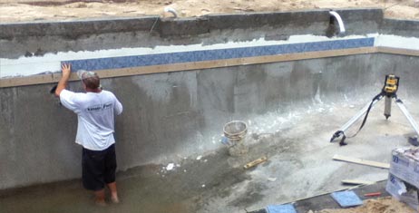 Pose carrelage piscine finition villa