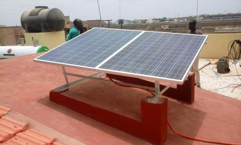 Panneaux solaires installation électricité solaire à Dakar Sénégal